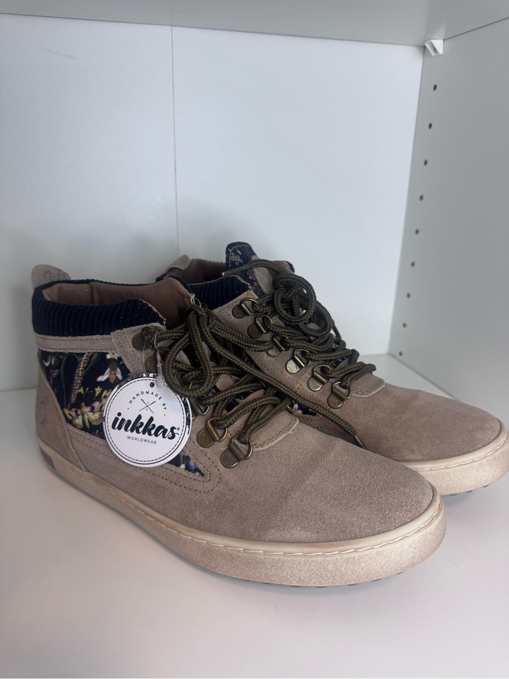 NWT Inkkas Monterey Trekk Floral Suede High Top Sneakers Womenβs 9
